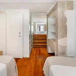 Whome Charming And Historical In Santa Justa Lisbona