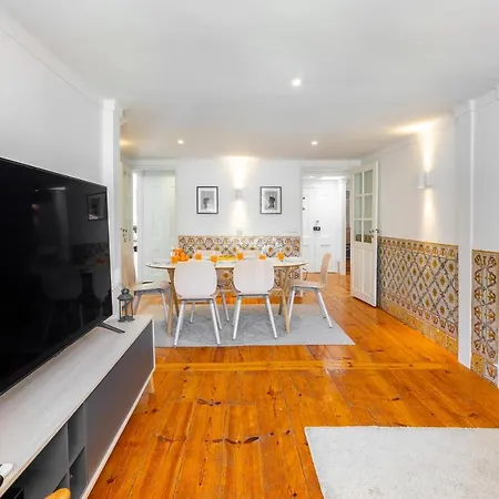 Whome Charming And Historical In Santa Justa Lisboa